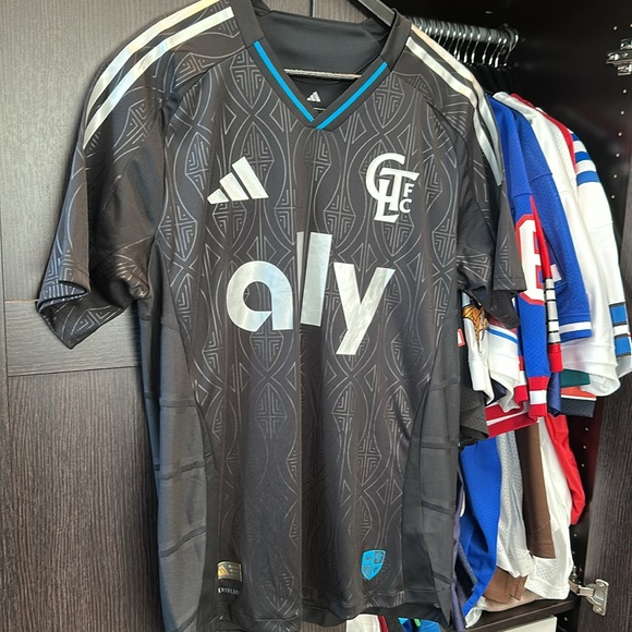 Wilfried Zaha Charlotte FC adidas 2025 Fortress Kit Authentic Jersey - Black - Picture 3 of 6